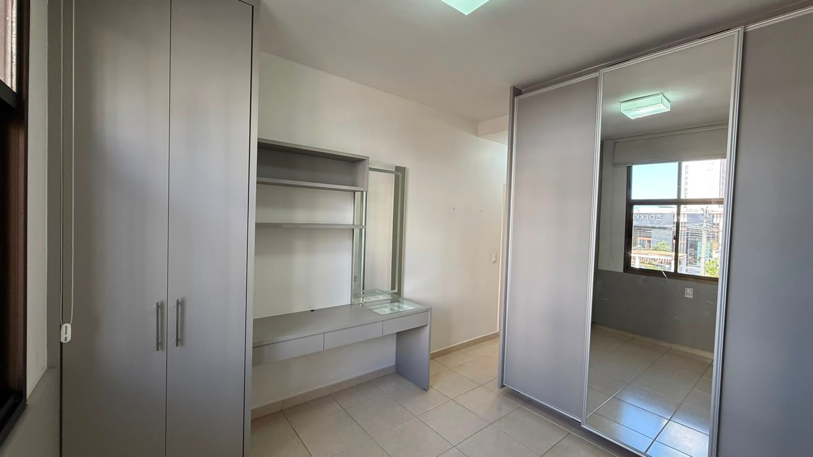 12-SUITE 1 1
